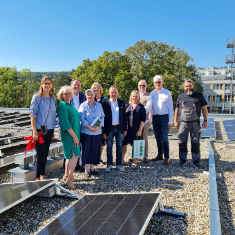 PV-Anlage auf dem Dach der St. Ursula Schulen